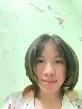 QueenLink online show from November 5, 2025, 5:49 pm