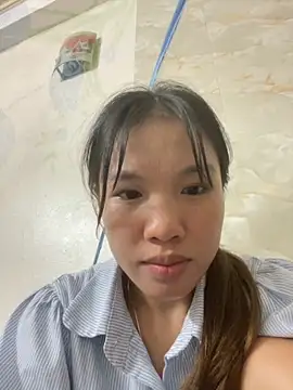 Snapshot of QueenLink chatting on September 18, 2025, 4:43 pm QueenLink online show from September 18, 2025, 4:43 pm