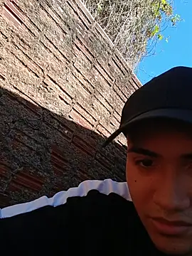 novinho safado   online show from June 4, 2026, 4:33 pm