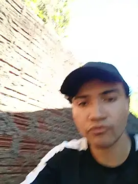 novinho safado   online show from April 4, 2026, 6:47 pm