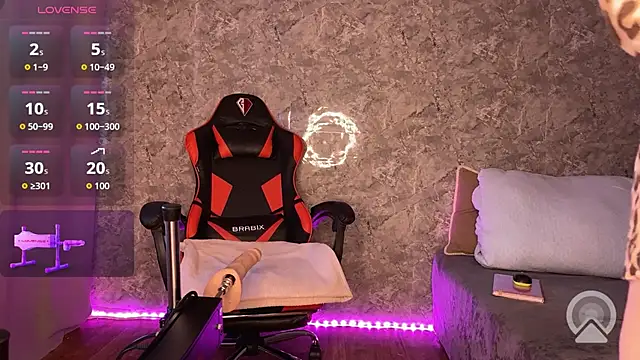 BellaLune online show from November 3, 2025, 6:51 am