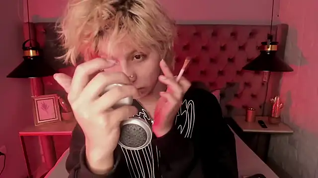 OliIverr22 online show from December 2, 2025, 3:03 pm