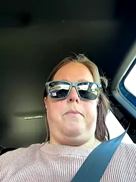 hornykitty1210 online show from November 4, 2025, 3:27 pm