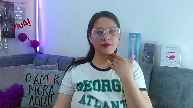 Snapshot of Alana_steel_1 chatting on April 29, 2026, 4:11 pm Alana steel 1 online show from April 29, 2026, 4:11 pm