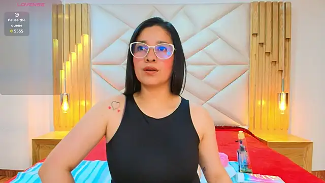 Snapshot of Alana_steel_1 chatting on November 19, 2025, 7:36 pm Alana steel 1 online show from November 19, 2025, 7:36 pm