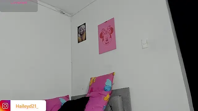 HaileyDuke online show from February 18, 2026, 11:56 pm