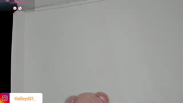 HaileyDuke online show from February 7, 2026, 12:40 am