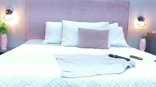 Snapshot of Camila_Hill_ chatting on January 8, 2026, 1:17 pm Camila Hill online show from January 8, 2026, 1:17 pm