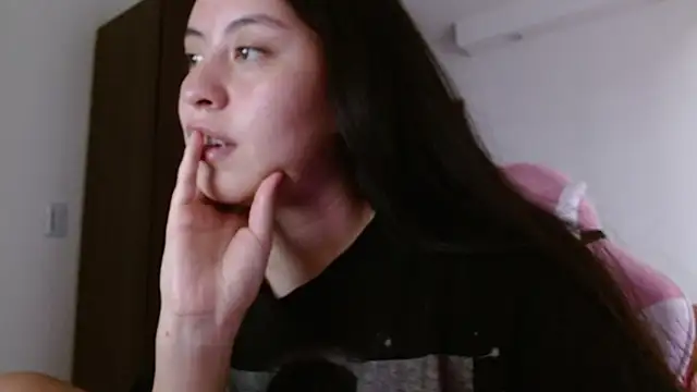 Snapshot of madissooon__ chatting on November 21, 2025, 7:24 pm madissooon online show from November 21, 2025, 7:24 pm