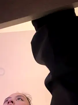 Snapshot of madissooon__ chatting on November 20, 2025, 4:13 am madissooon online show from November 20, 2025, 4:13 am