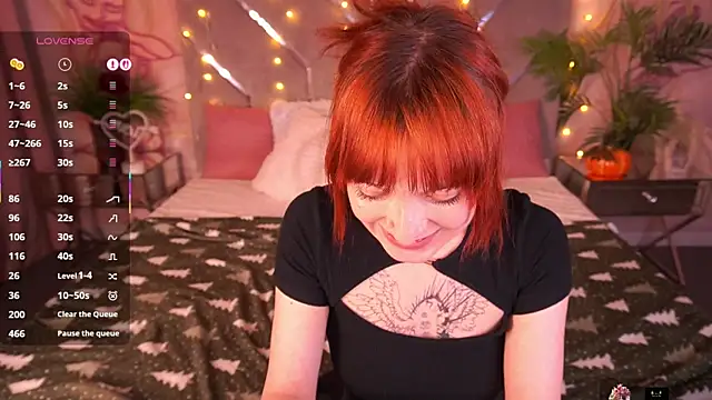 Snapshot of Pixie_Peachh chatting on February 5, 2026, 10:49 pm Pixie Peachh online show from February 5, 2026, 10:49 pm