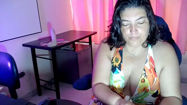 Snapshot of lina_maria99 chatting on December 4, 2025, 11:31 am lina maria99 online show from December 4, 2025, 11:31 am