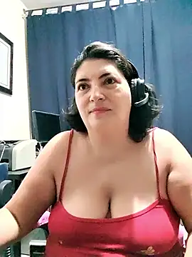 Snapshot of lina_maria99 chatting on September 27, 2025, 9:48 am lina maria99 online show from September 27, 2025, 9:48 am