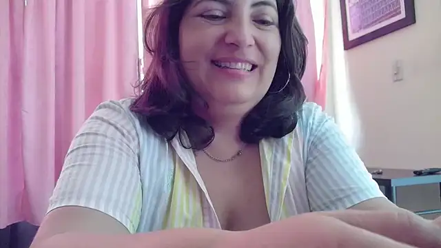 lina maria99 online show from April 19, 2026, 1:12 pm