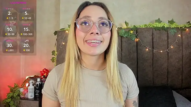 LanaMills  online show from March 17, 2026, 5:21 am