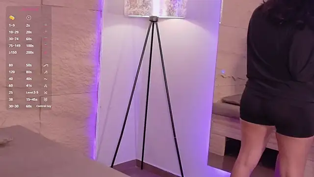 HannahMontgomery online show from April 7, 2026, 4:20 pm