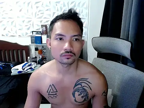 Snapshot of Thefriskyasian chatting on November 28, 2025, 4:23 am Thefriskyasian online show from November 28, 2025, 4:23 am