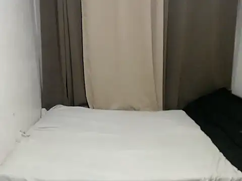 Snapshot of Thefriskyasian chatting on December 18, 2025, 7:02 am Thefriskyasian online show from December 18, 2025, 7:02 am