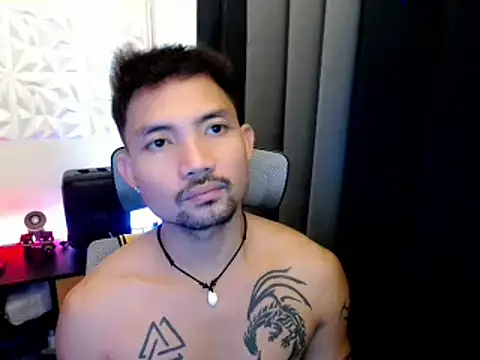 Snapshot of Thefriskyasian chatting on October 7, 2025, 11:28 pm Thefriskyasian online show from October 7, 2025, 11:28 pm