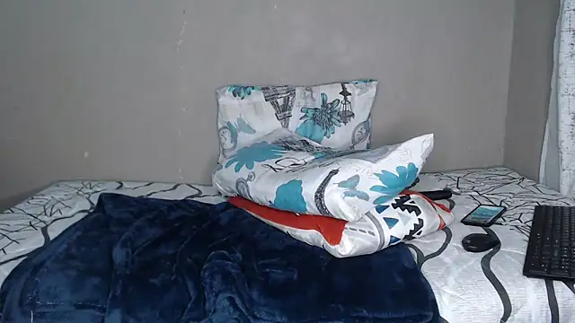 Snapshot of Lunalee chatting on March 8, 2026, 5:49 pm Lunalee online show from March 8, 2026, 5:49 pm