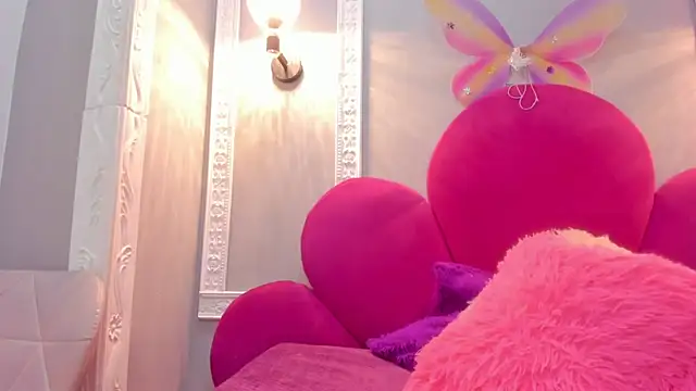 Snapshot of Saammy_17 chatting on November 12, 2025, 8:34 pm Saammy 17 online show from November 12, 2025, 8:34 pm