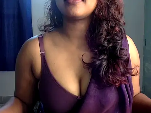 Snapshot of Hot-Honey20 chatting on October 20, 2025, 7:42 am Hot-Honey20 online show from October 20, 2025, 7:42 am