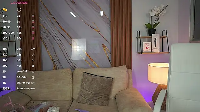 Snapshot of MilaCrave chatting on September 29, 2025, 11:49 am MilaCrave online show from September 29, 2025, 11:49 am