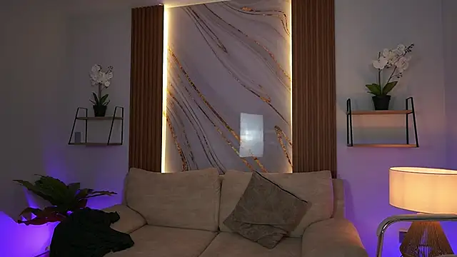 Snapshot of MilaCrave chatting on December 4, 2025, 11:53 am MilaCrave online show from December 4, 2025, 11:53 am