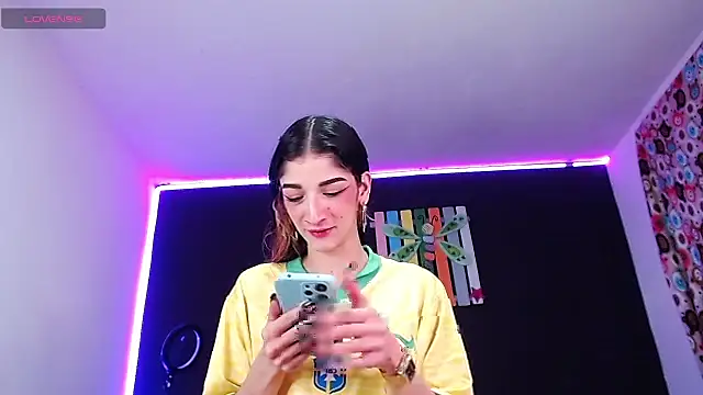 ingrid zese  online show from October 9, 2025, 3:01 pm