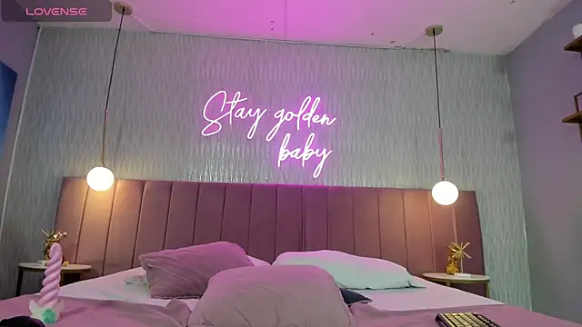 HANNA BASTIAN VC online show from November 18, 2025, 12:08 pm