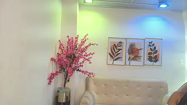 Anie johnson online show from November 6, 2025, 7:29 pm