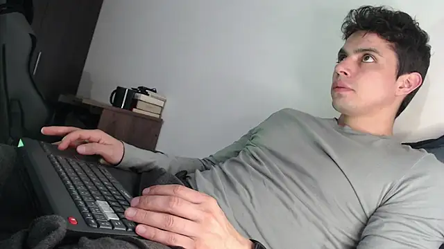 Snapshot of yourfavoriteboy__ chatting on January 5, 2026, 9:07 pm yourfavoriteboy online show from January 5, 2026, 9:07 pm