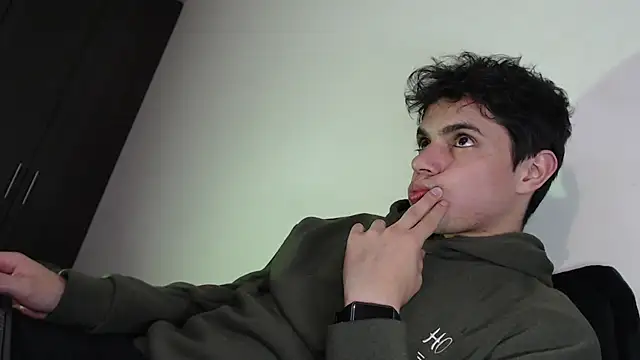 Snapshot of yourfavoriteboy__ chatting on December 5, 2025, 5:50 am yourfavoriteboy online show from December 5, 2025, 5:50 am