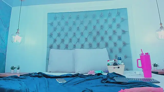 Snapshot of valirya_devote chatting on February 24, 2026, 11:55 am valirya devote online show from February 24, 2026, 11:55 am