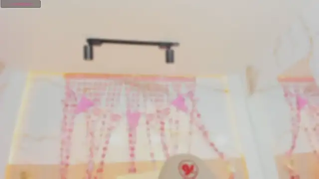 Snapshot of valirya_devote chatting on February 11, 2026, 3:39 am valirya devote online show from February 11, 2026, 3:39 am