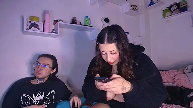 annyharriis online show from April 8, 2026, 6:53 pm