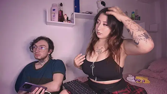 Snapshot of annyharriis chatting on December 4, 2025, 8:30 pm annyharriis online show from December 4, 2025, 8:30 pm