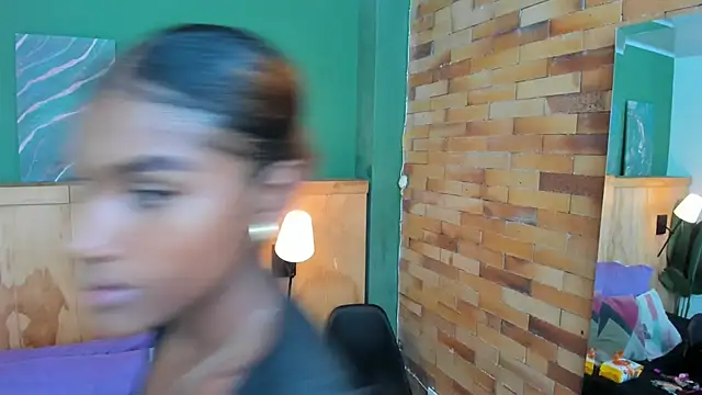 Snapshot of halleylorens chatting on February 8, 2026, 12:25 pm halleylorens online show from February 8, 2026, 12:25 pm