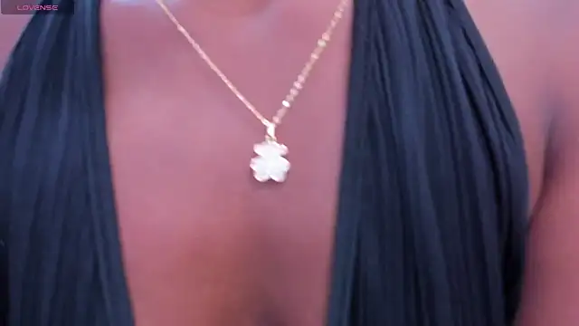 halleylorens online show from March 4, 2026, 7:32 pm