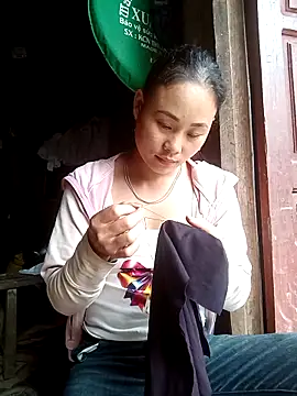 Ruaiuoi online show from May 19, 2026, 1:56 am