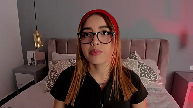 Snapshot of ArianaSilva_ chatting on December 2, 2025, 12:07 pm ArianaSilva online show from December 2, 2025, 12:07 pm