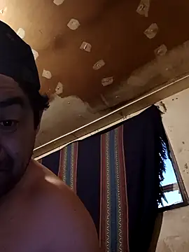 lucho2328 online show from September 18, 2025, 10:57 pm