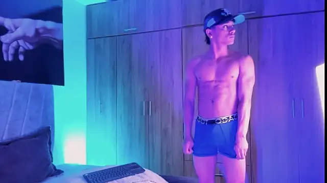 ZYZZ1312 online show from September 22, 2025, 6:47 pm