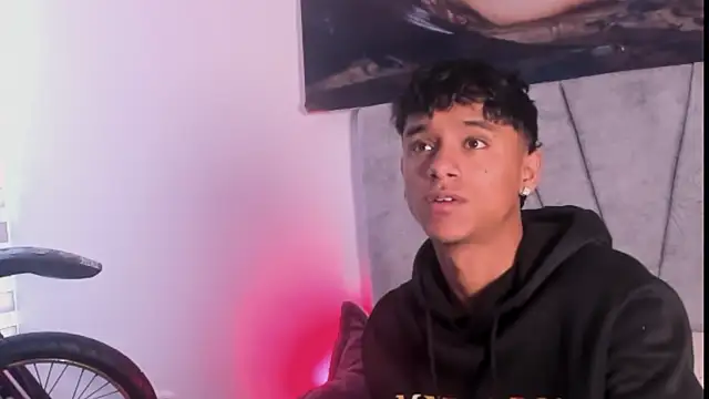 ZYZZ1312 online show from December 2, 2025, 5:14 pm