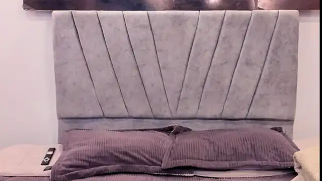 ZYZZ1312 online show from December 13, 2025, 8:04 pm