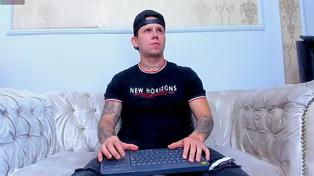 Scott Clark online show from November 30, 2025, 11:11 am