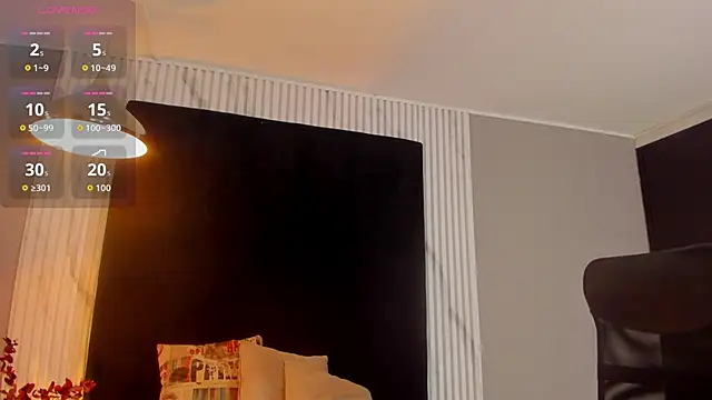 MONIK FOX CR online show from October 18, 2025, 7:38 pm