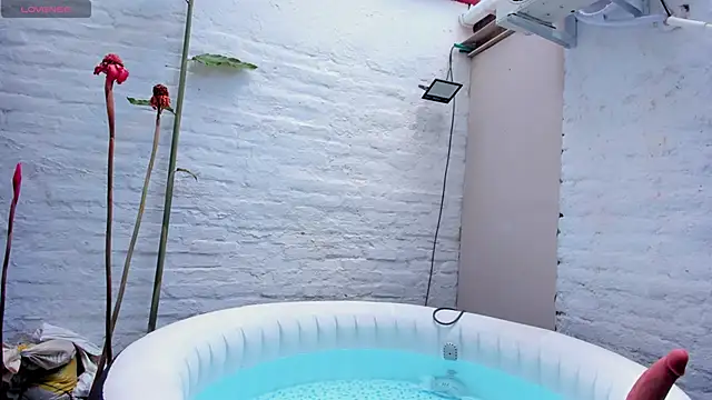 MONIK FOX CR online show from September 28, 2025, 7:43 pm