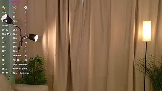 lisabaus online show from November 24, 2025, 7:08 am