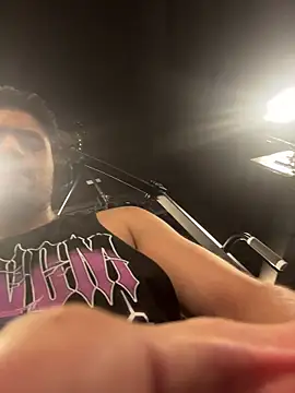 mrredcorn online show from April 1, 2026, 8:50 pm